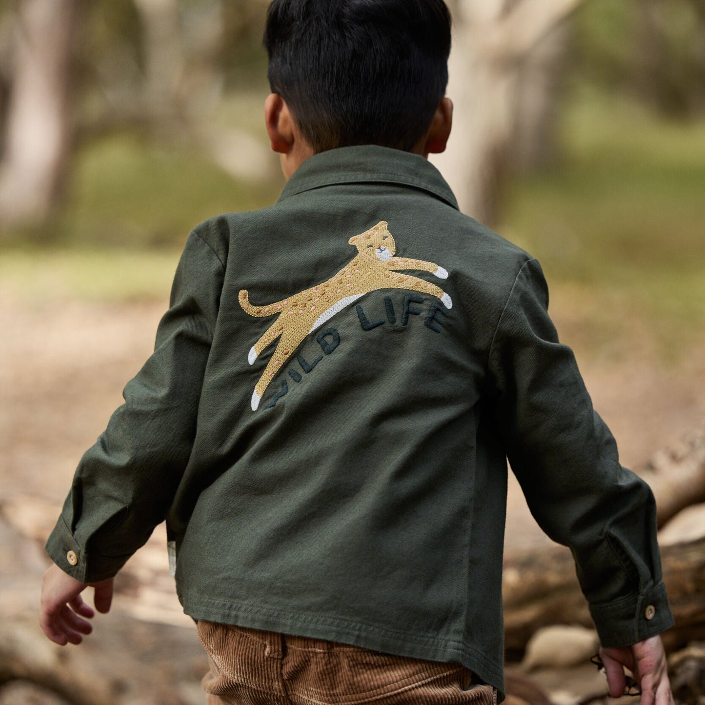 Overshirt Grün mit Safari-Stickerei