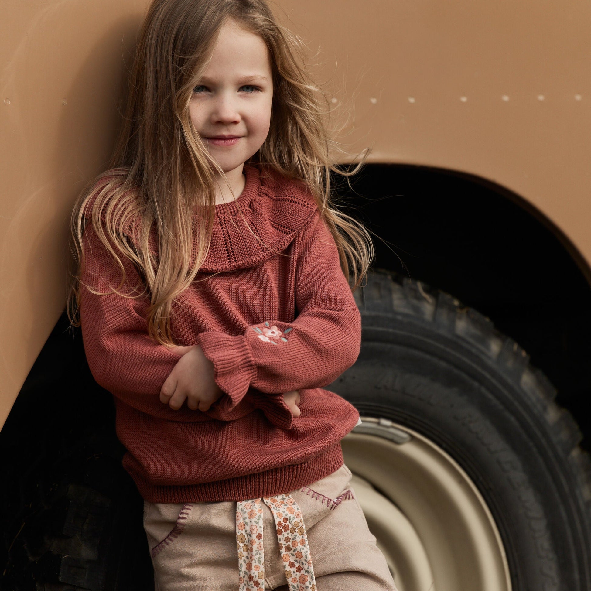 Strickpullover Rosa mit Rüschen Little Dutch Lifestyle