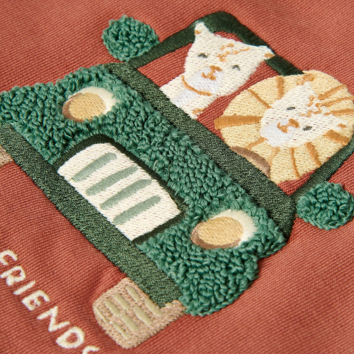Pullover Rot mit Safari Friends Stickerei