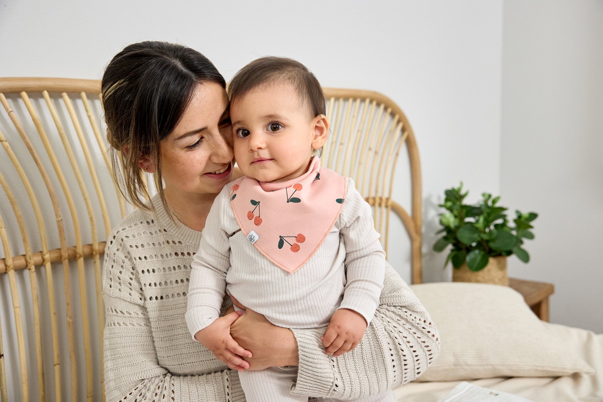 Lässig Dreieckstuch Baby (2 Stk) Bandana, Happy Fruits Kirsche Seitenansicht