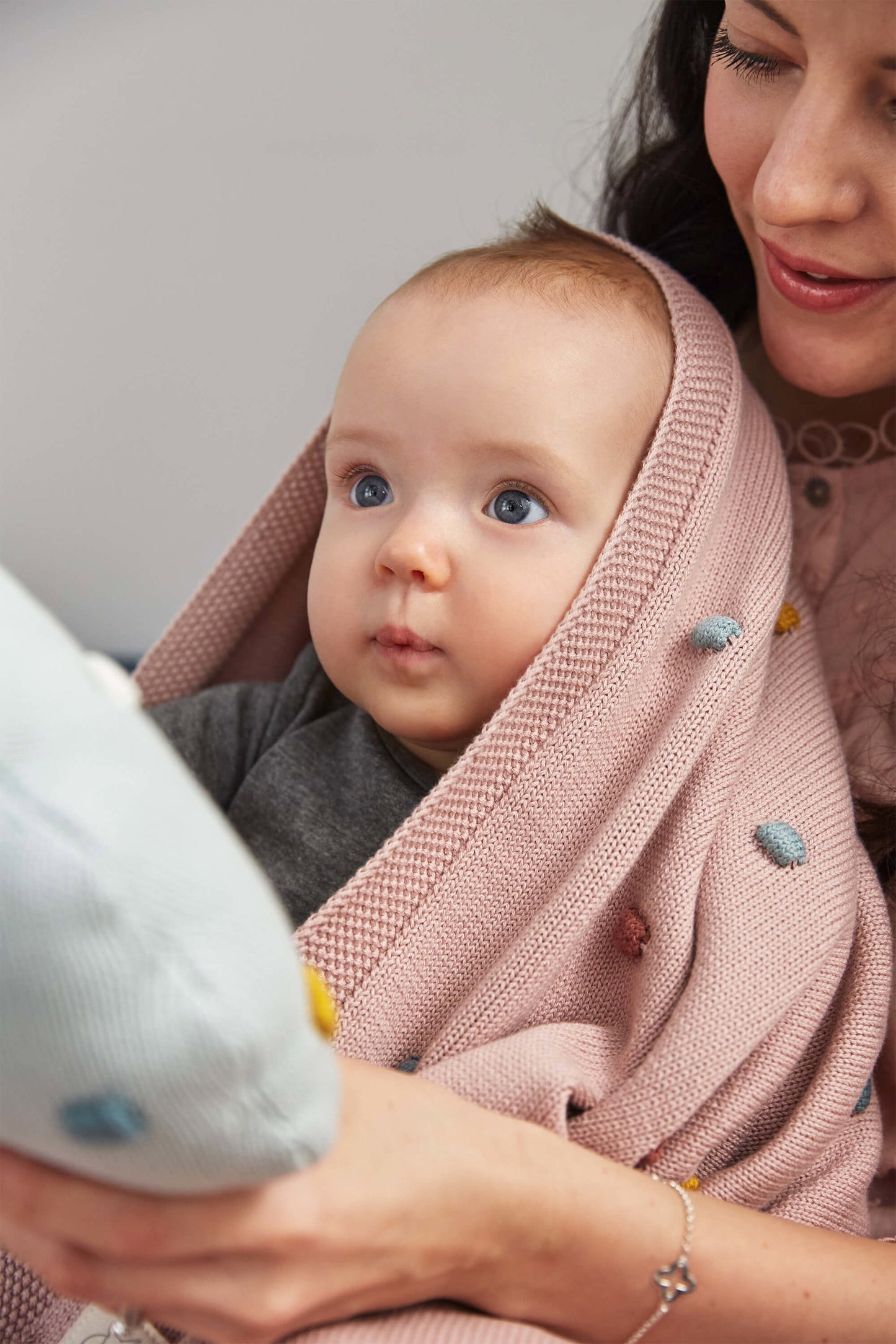 Lässig Babydecke Bio Baumwolle, Dots, Dusky Pink Seitenansicht