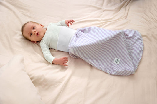 Lässig Baby Strampelsack 0,5 TOG Gestreift, Lila Milky Detailansicht