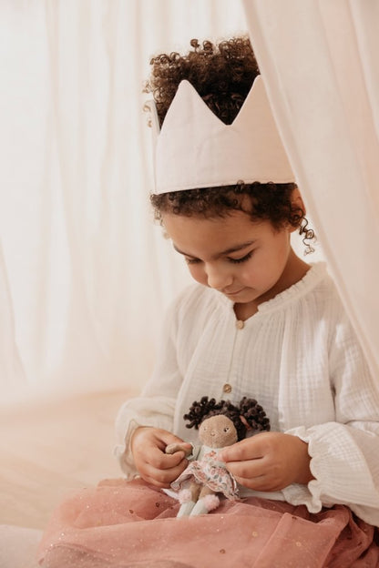 Little Dutch Kuschelpuppe Evi von der Seite