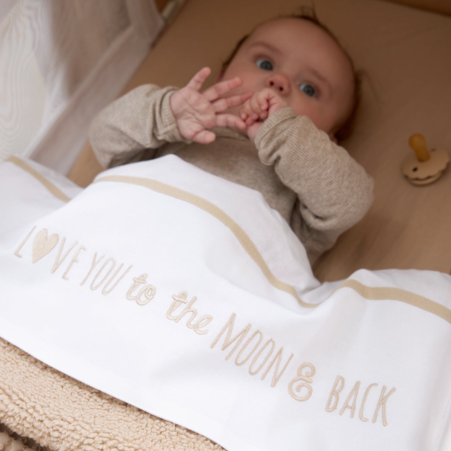 Meyco Bettlaken Gestickt Love you to the moon & back Sand