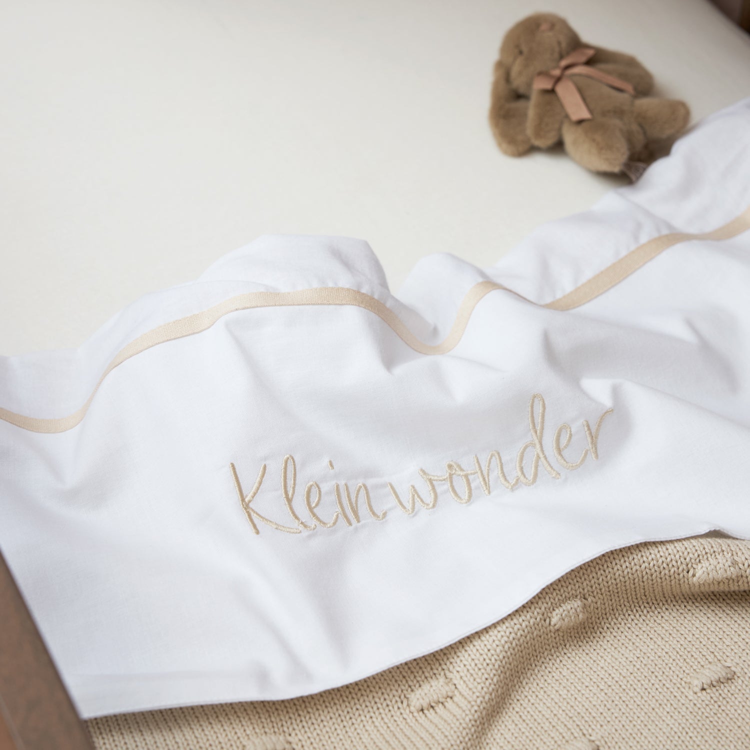 Meyco Bettlaken Gestickt Klein wonder Soft sand