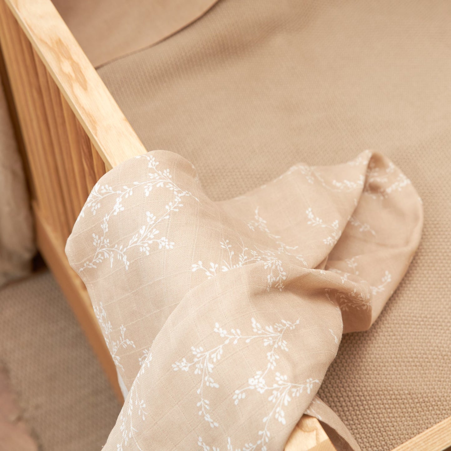 Meyco Bettlaken allover print Branches Sand