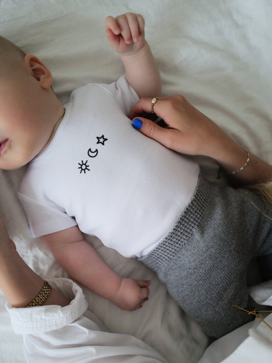 Famvibes Body SUN, Moon, Stars Baby weiß