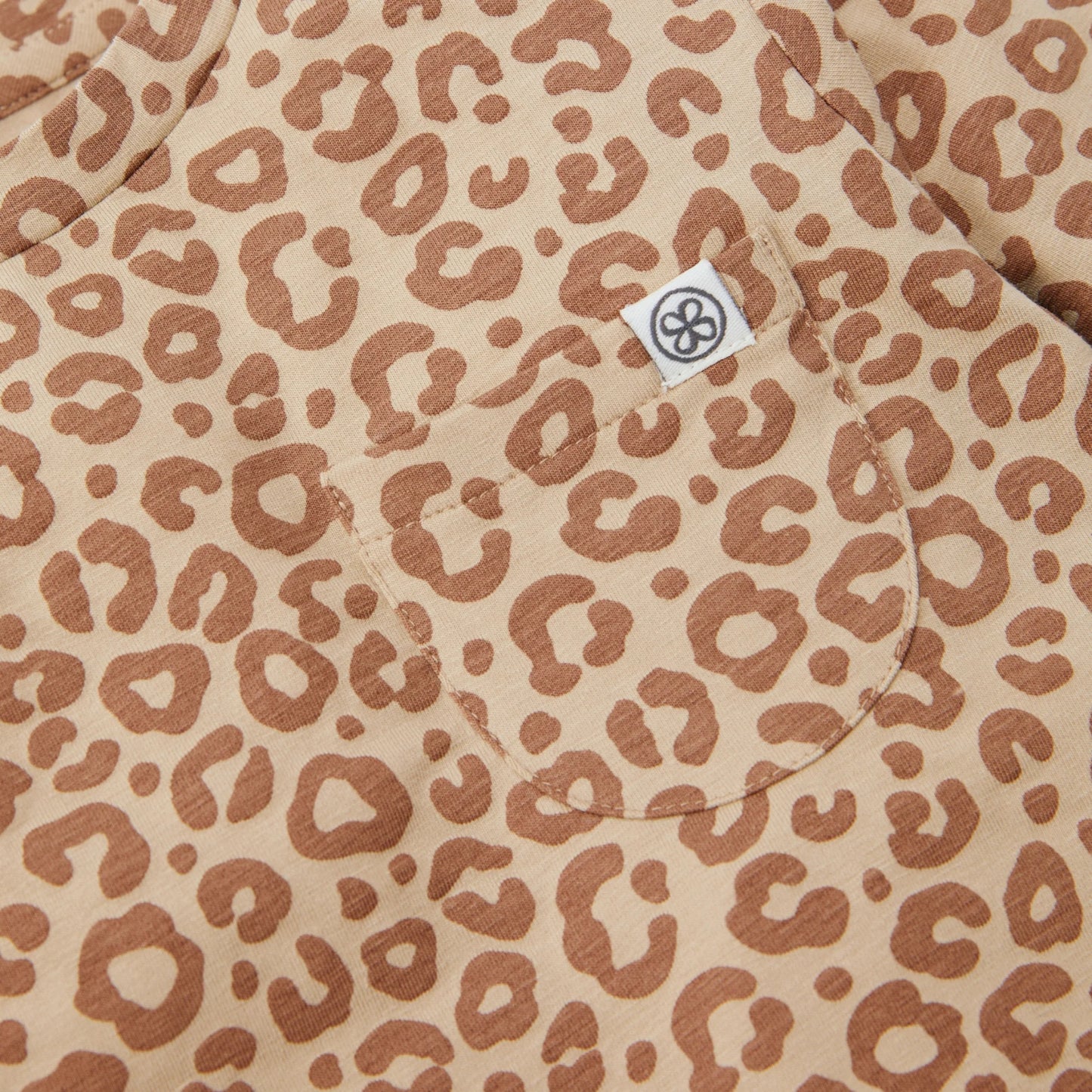 Clpby Langarmshirt in Leopard Brown von der Seite