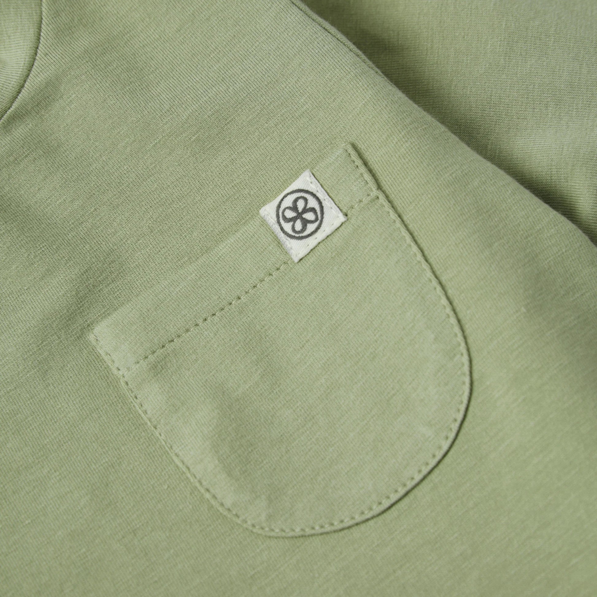 Cloby Langarmshirt in Olive Green von der Seite