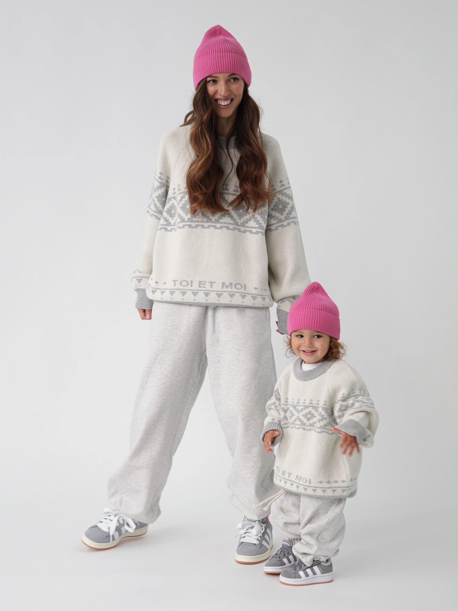 Famvibes Beanie Snuggly Adult Happy Pink