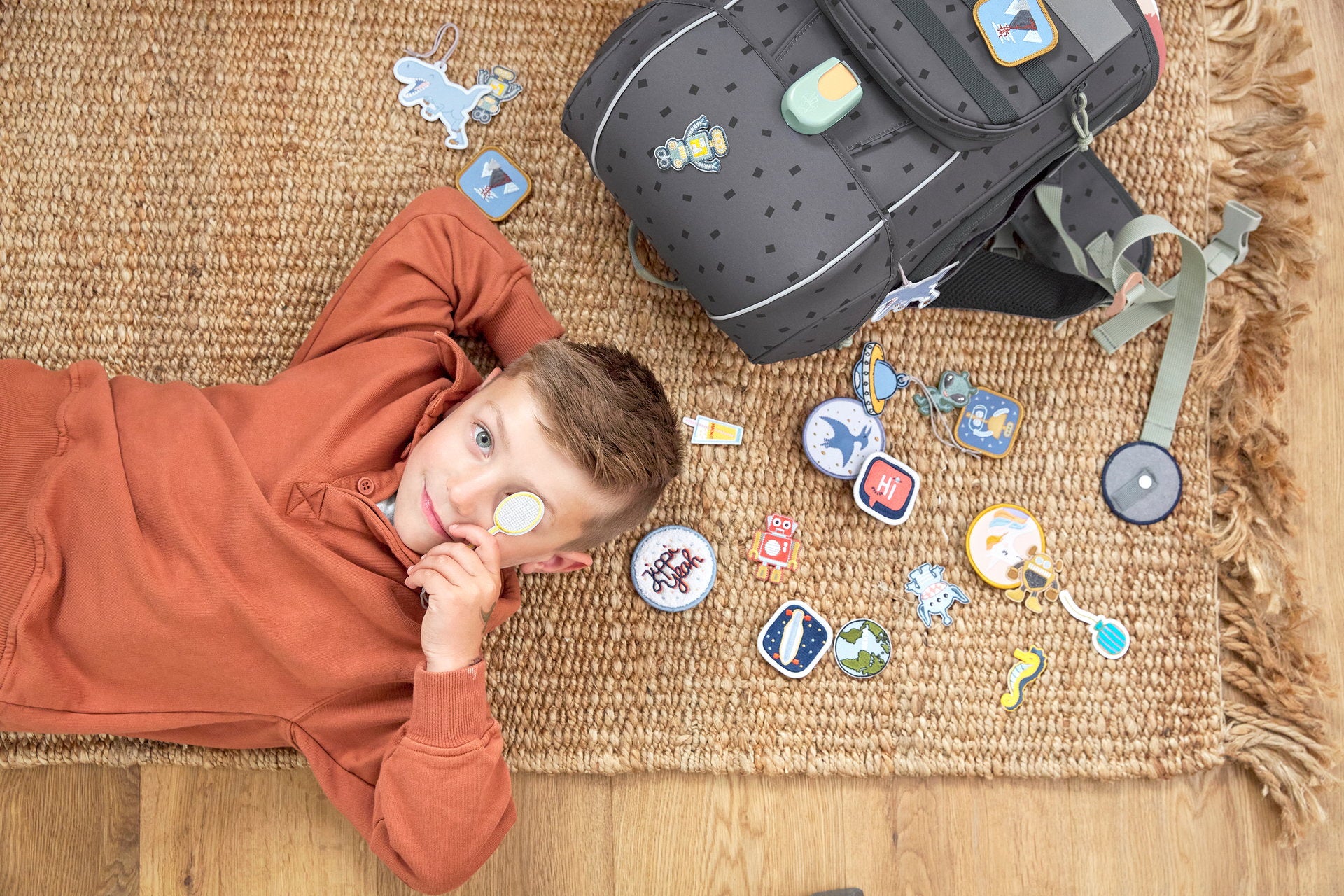 Lässig Anhänger & Patches Schul Set Unique, Space Seitenansicht