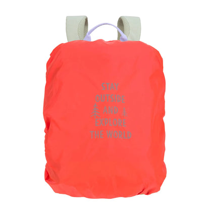 Kind trägt Lässig Kinderrucksack Little Gang 