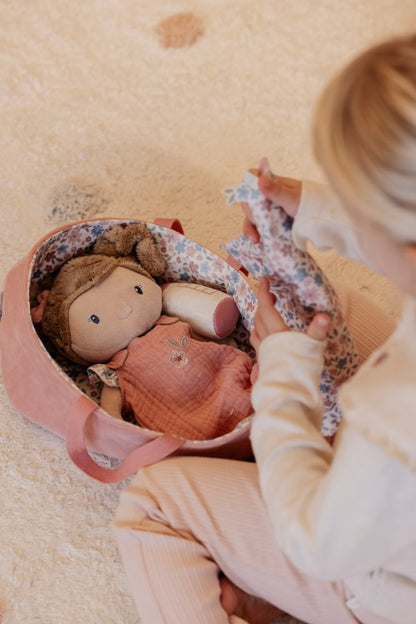 Little Dutch Babypuppe im Körbchen Rosa Personalisierung Name im Einsatz