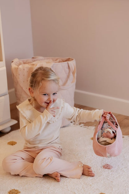 Little Dutch Babypuppe im Körbchen Rosa GRS Lieferumfang