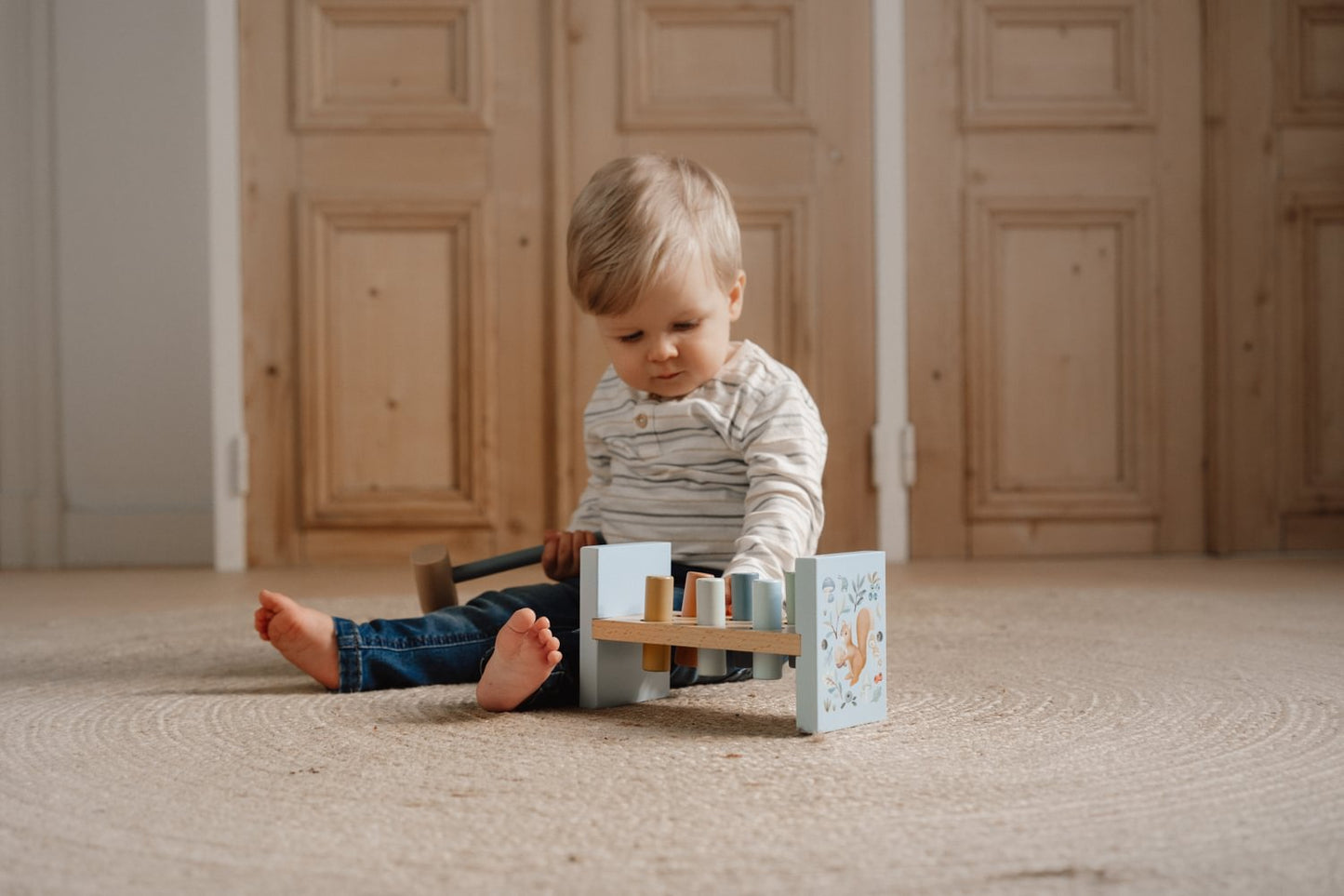 Little Dutch Blaue Hammerbank Personalisierung Geburt Forest Friends im Einsatz