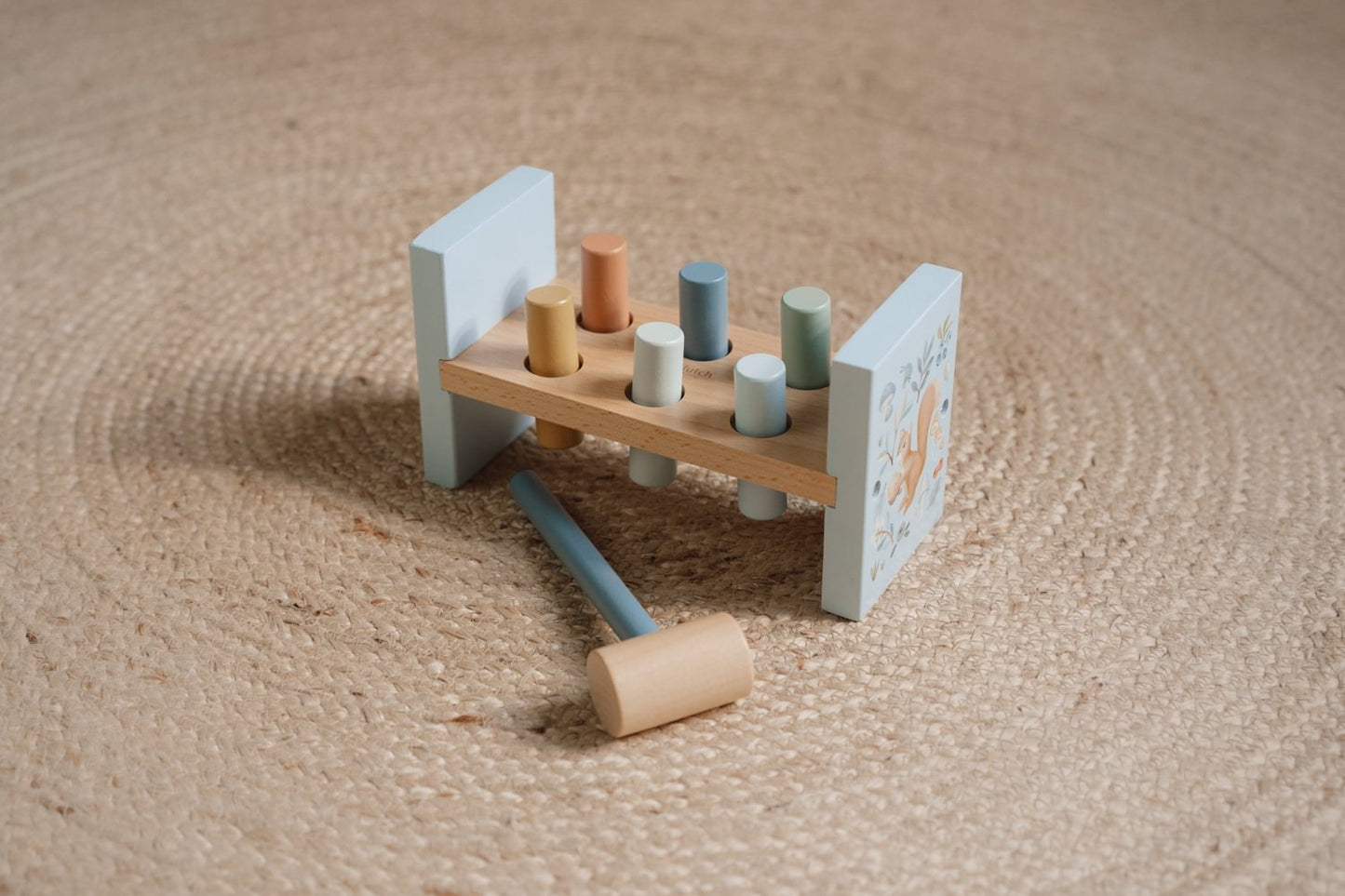 Little Dutch Blaue Hammerbank Personalisierung Geburt Forest Friends Material Nahaufnahme