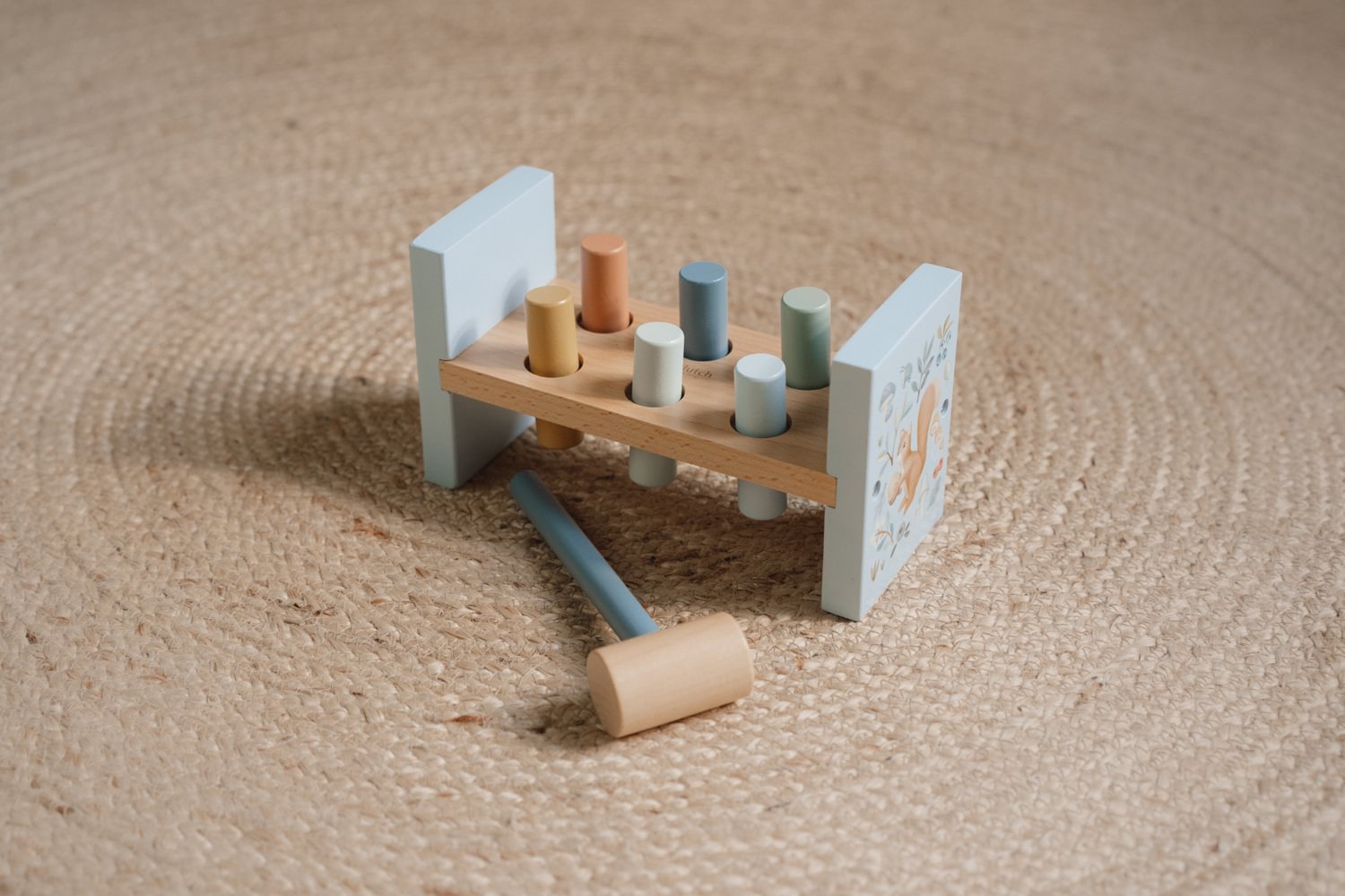 Little Dutch Blaue Hammerbank Personalisierung Geburt Forest Friends Material Nahaufnahme