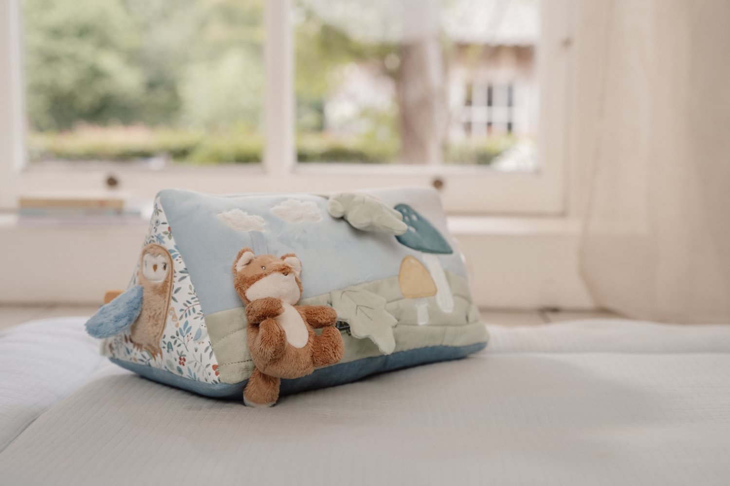 Little Dutch Blaues Aktivitäten Dreieck Forest Friends Detailansicht