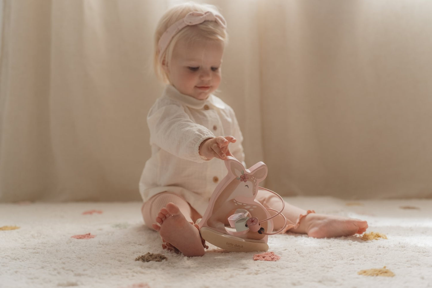 Little Dutch Holz Schaukeltier Reh mit Aktivitäten Spirale Hirsch - Fairy Garden Lieferumfang