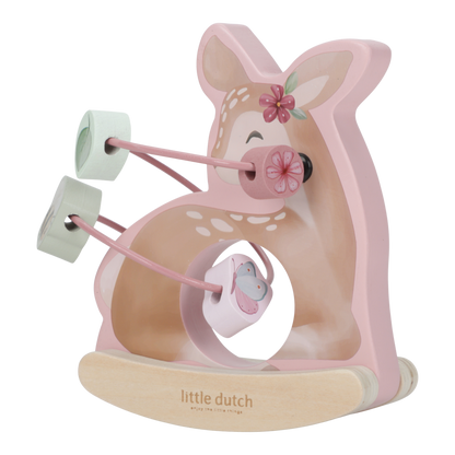 Little Dutch Holz Schaukeltier Reh mit Aktivitäten Spirale Hirsch - Fairy Garden von der Seite