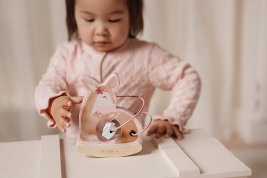 Little Dutch Holz Schaukeltier Reh mit Aktivitäten Spirale Hirsch - Fairy Garden