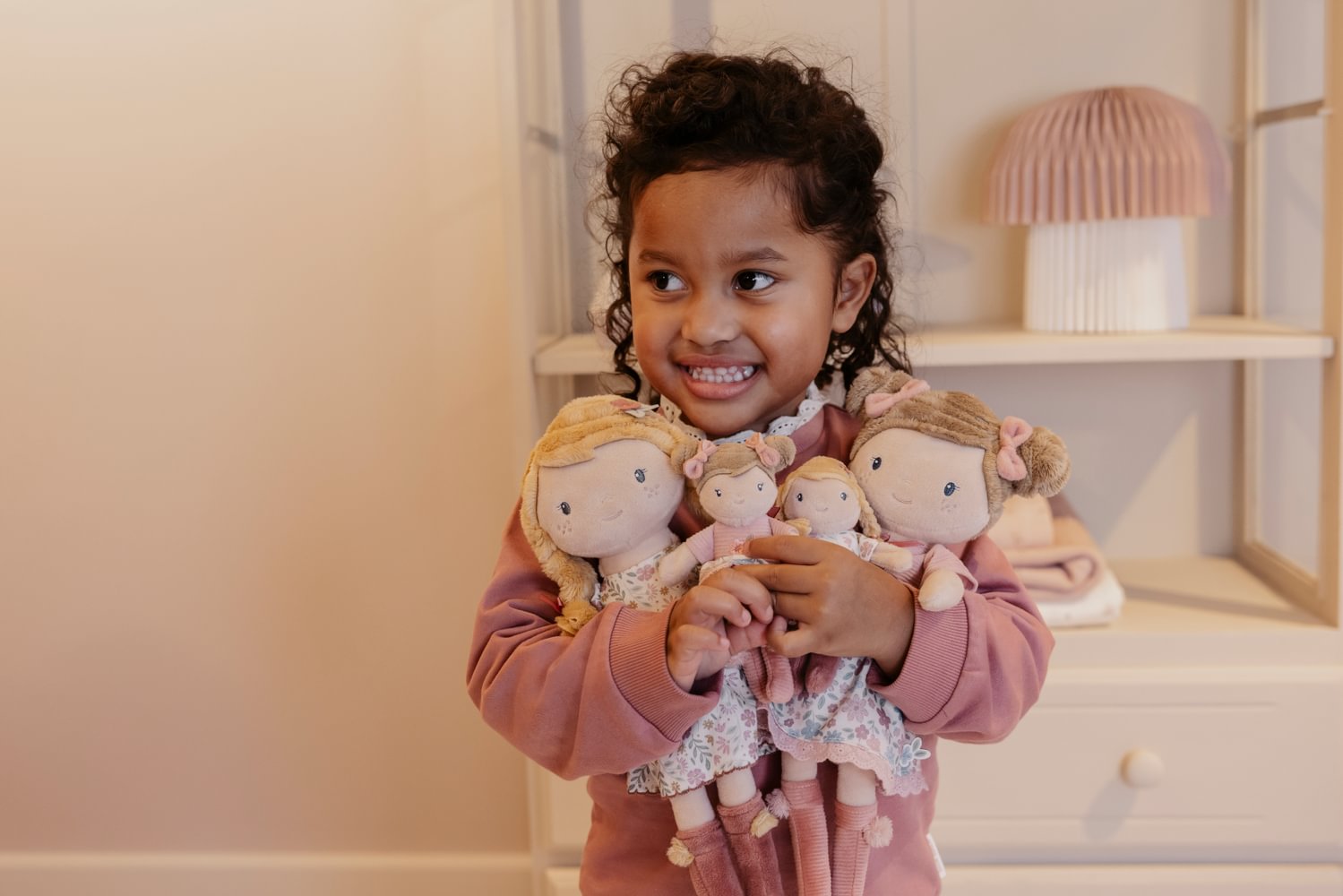 Little Dutch Kuschelpuppe Rosa Material Nahaufnahme