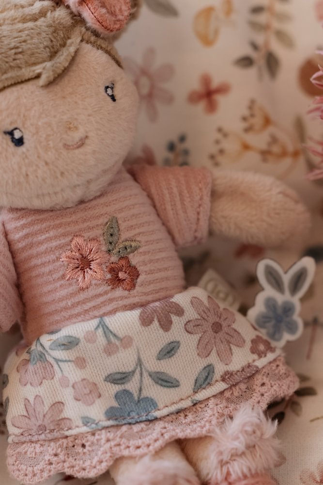 Little Dutch Kuschelpuppe Rosa Lieferumfang