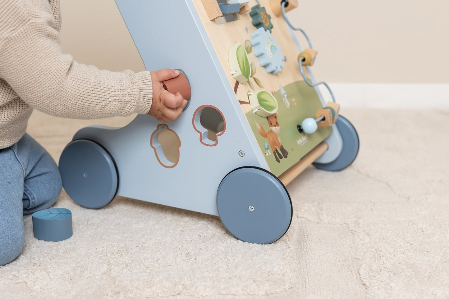 Little Dutch Laufwagen Multi Activity blau Holz - Forest Friends Bild 11