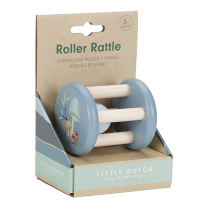 Little Dutch Rasselroller blau Holz im Einsatz