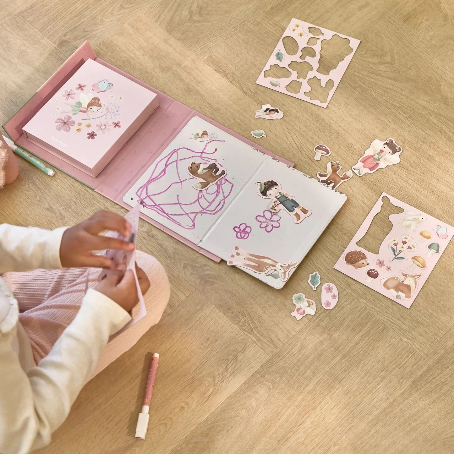 Little Dutch Magnetisches Spielbuch von der Seite