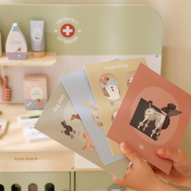Little Dutch Tierarztpraxis Holz Grün Personalisierung mit Namen – Produktansicht 25