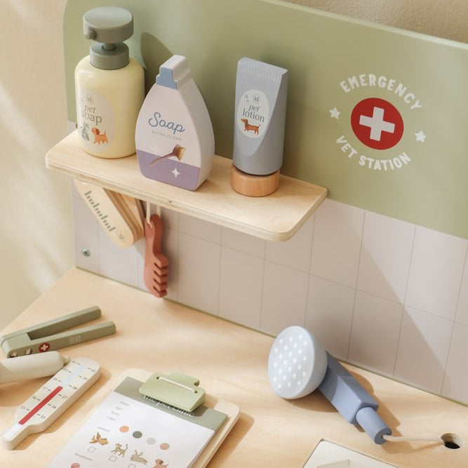 Little Dutch Tierarztpraxis Holz Grün FSC Personalisierung mit Namen Bild 12