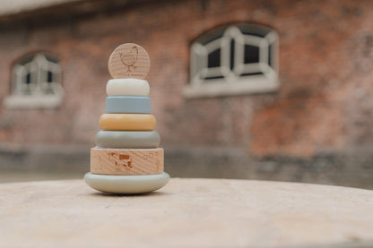 Little Dutch grüner Holz Stapelturm mit Ringen Little Farm