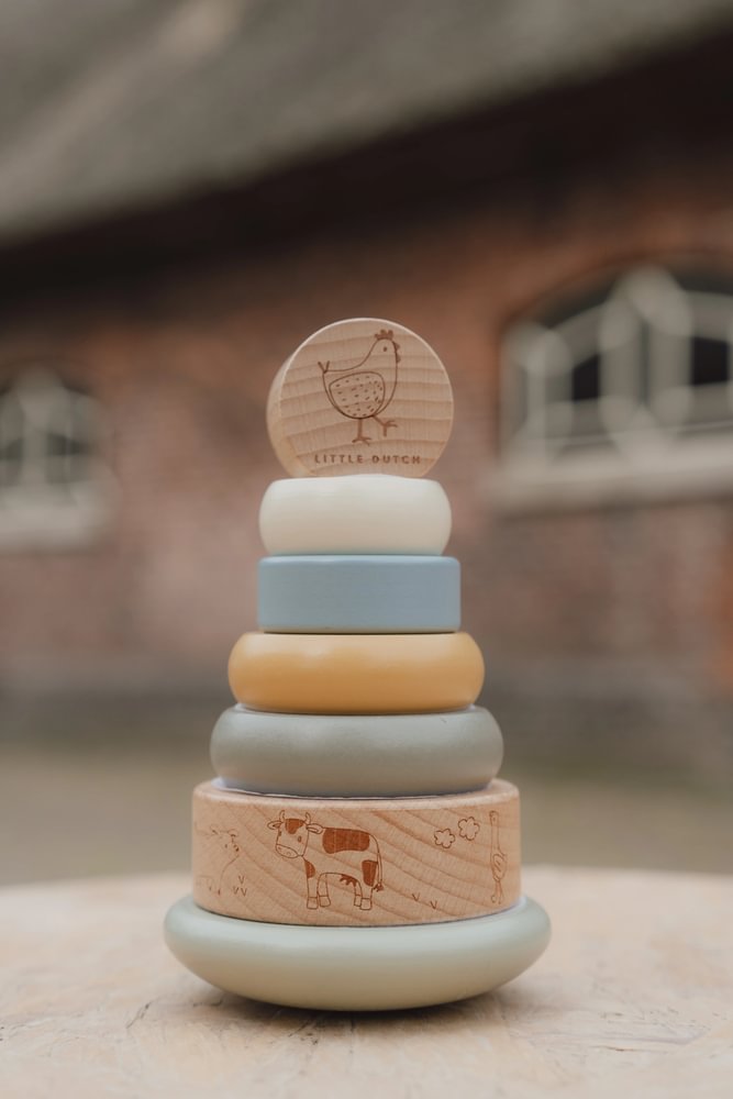 Little Dutch grüner Holz Stapelturm mit Ringen Little Farm