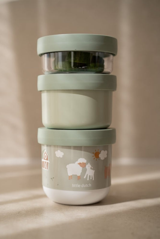 Mepal olive Snackbox stapelbar Mepal Mio 3-teilig Little Farm Detailansicht