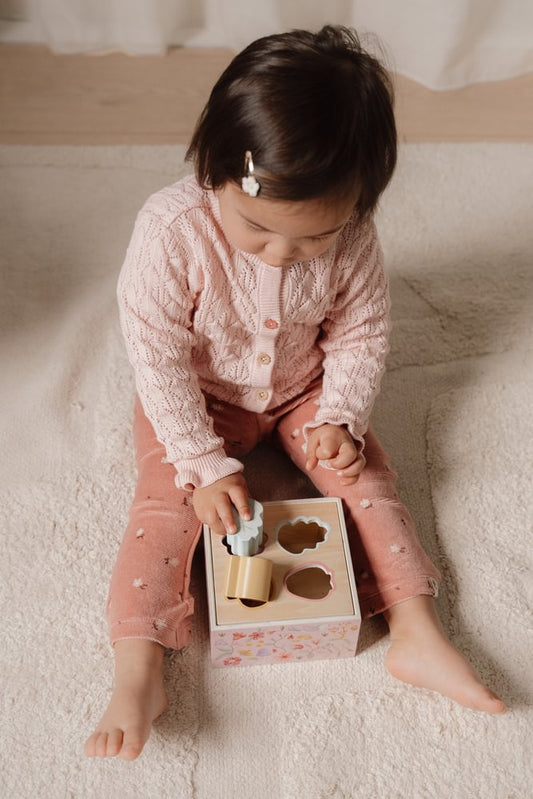 Little Dutch rosa Formen-Steckspiel Detailansicht