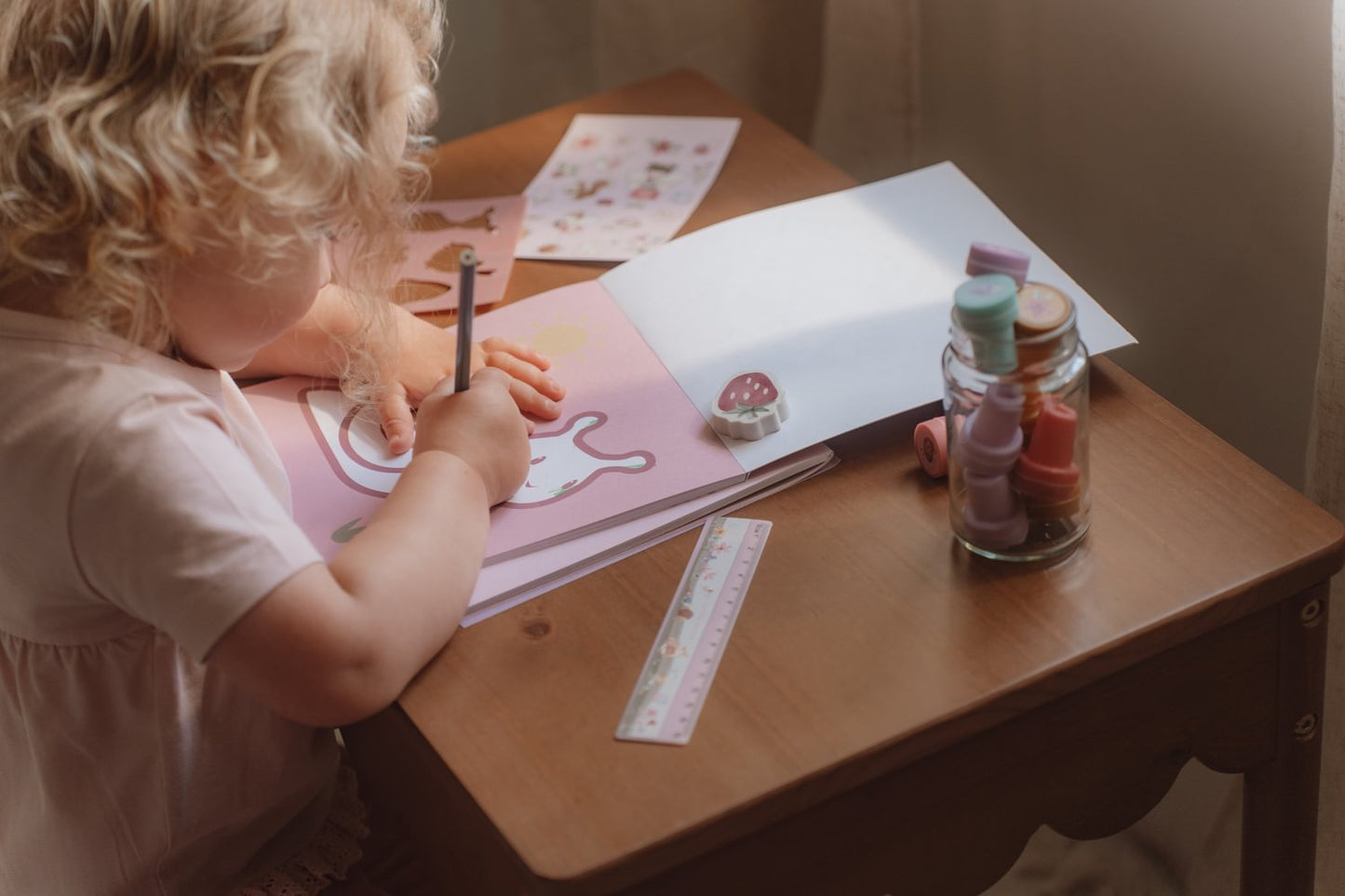 Little Dutch rosa Malbuch zwischen den Zeilen Fairy Garden