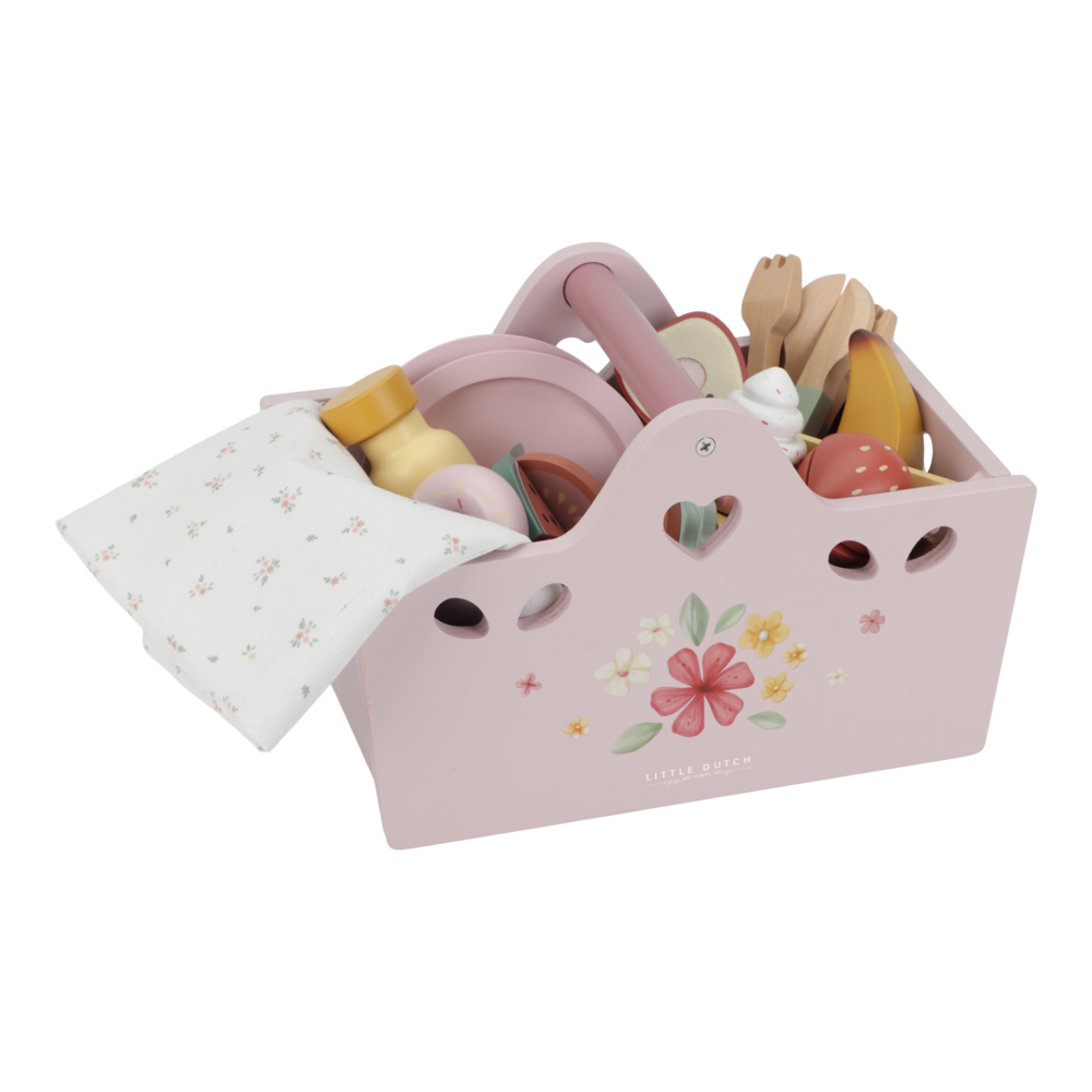 Little Dutch rosa Picknick Korb Spielzeug Set Holz im Einsatz