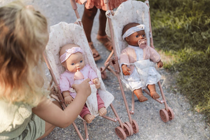 Little Dutch rosa Puppenbuggy aus Metall von der Seite
