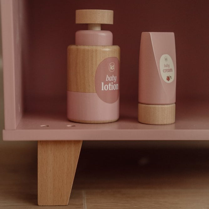 Little Dutch rosa Puppenwickeltisch FSC Holz Lieferumfang