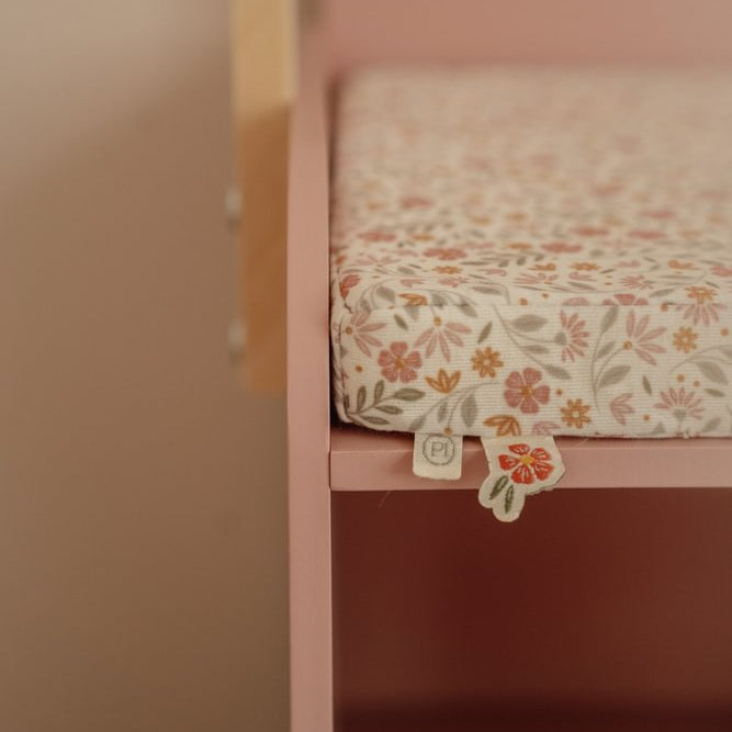 Little Dutch rosa Puppenwickeltisch FSC Holz Detail 9