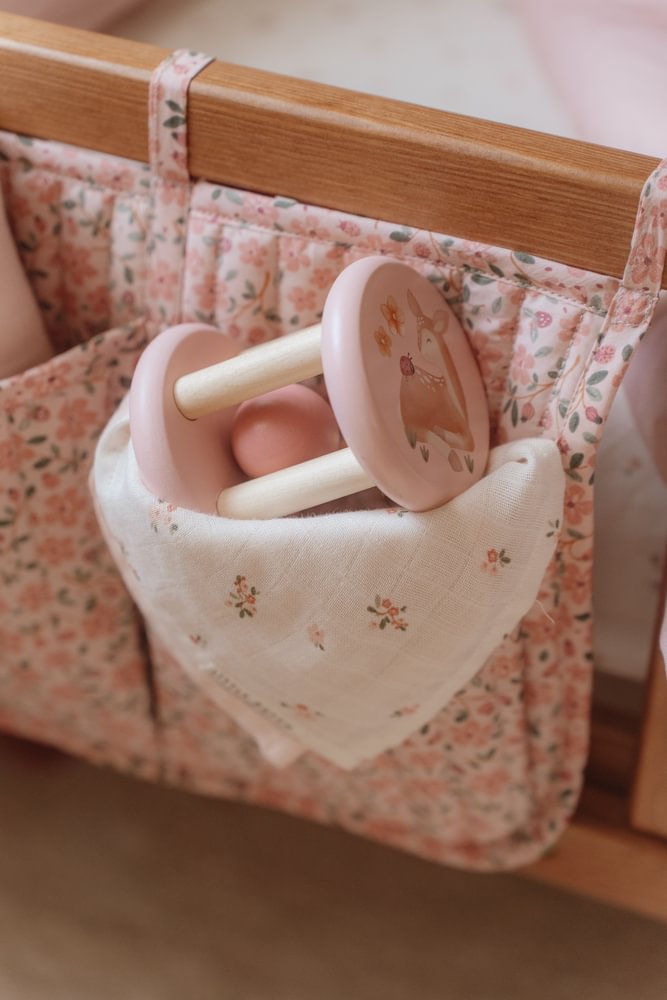 Little Dutch rosa Rasselroller Holz Detailansicht