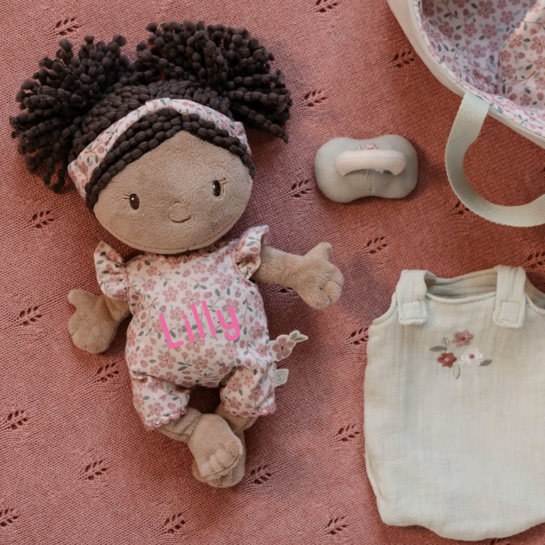 Little Dutch Babypuppe im Körbchen Evi GRS mit Name Detailansicht