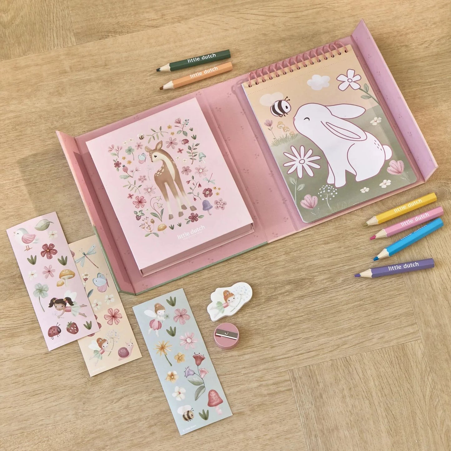 Malbuch Rosa mit Ringbindung mit liebevollen Motiven zum Ausmalen
