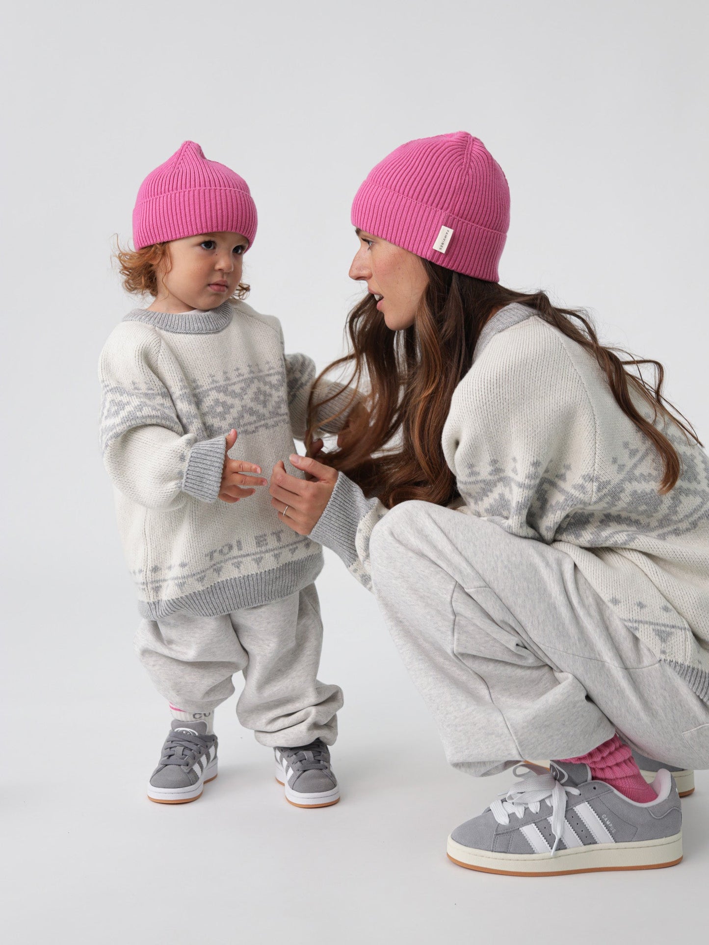 Famvibes Beanie Snuggly Adult Happy Pink