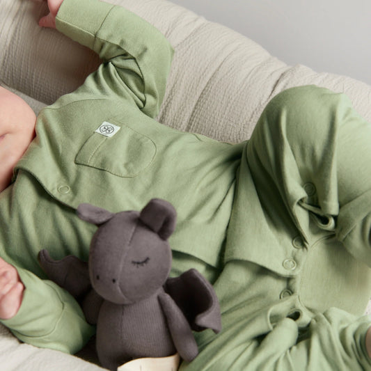 Cloby Strampler mit UV Schutz grün Detailansicht