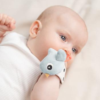 Done by Deer Handgelenkrassel 2er Set blau Happy clouds mit Verpackung
