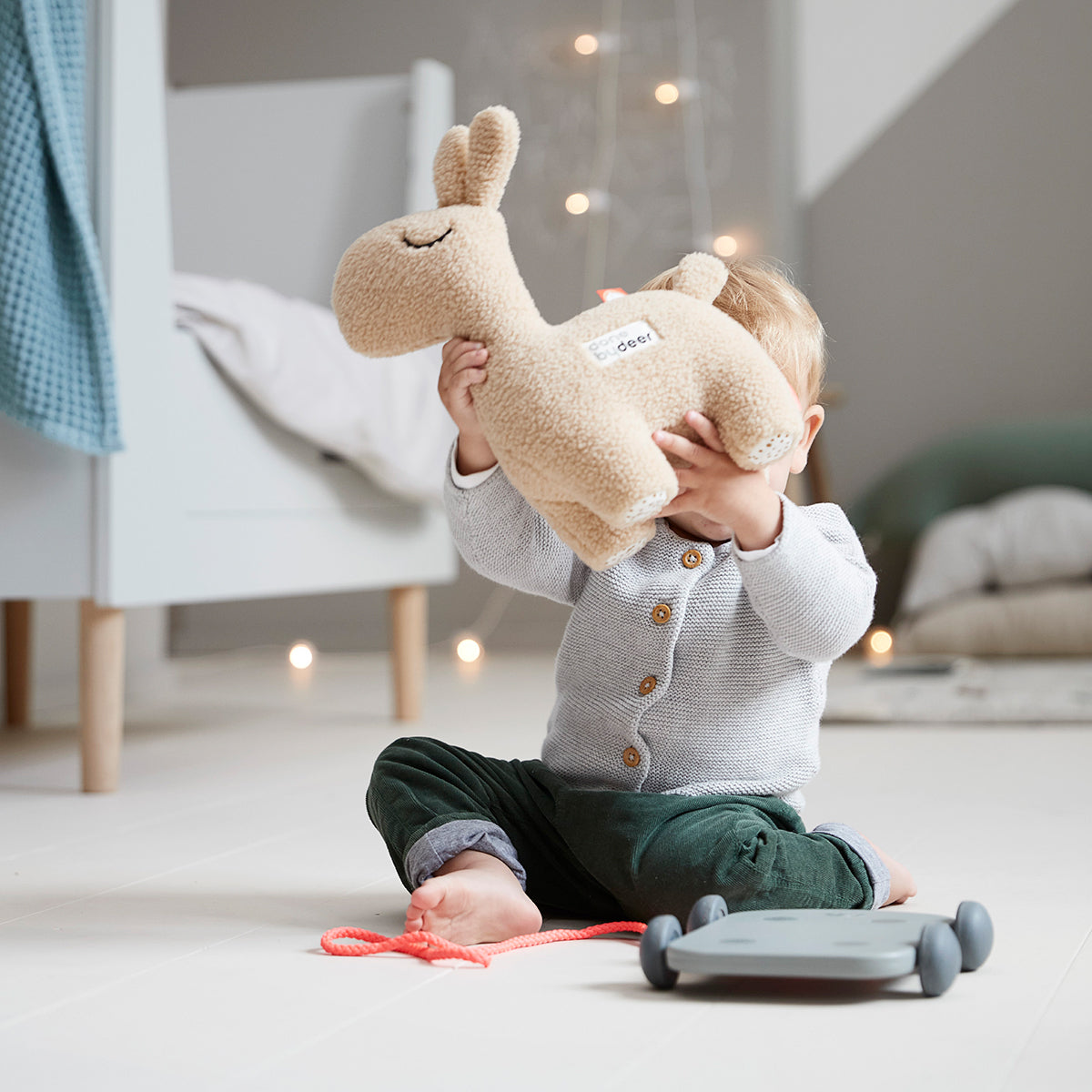 done by deer Nachziehtier und Kuscheltier 2-in-1 Lalee – Anwendung