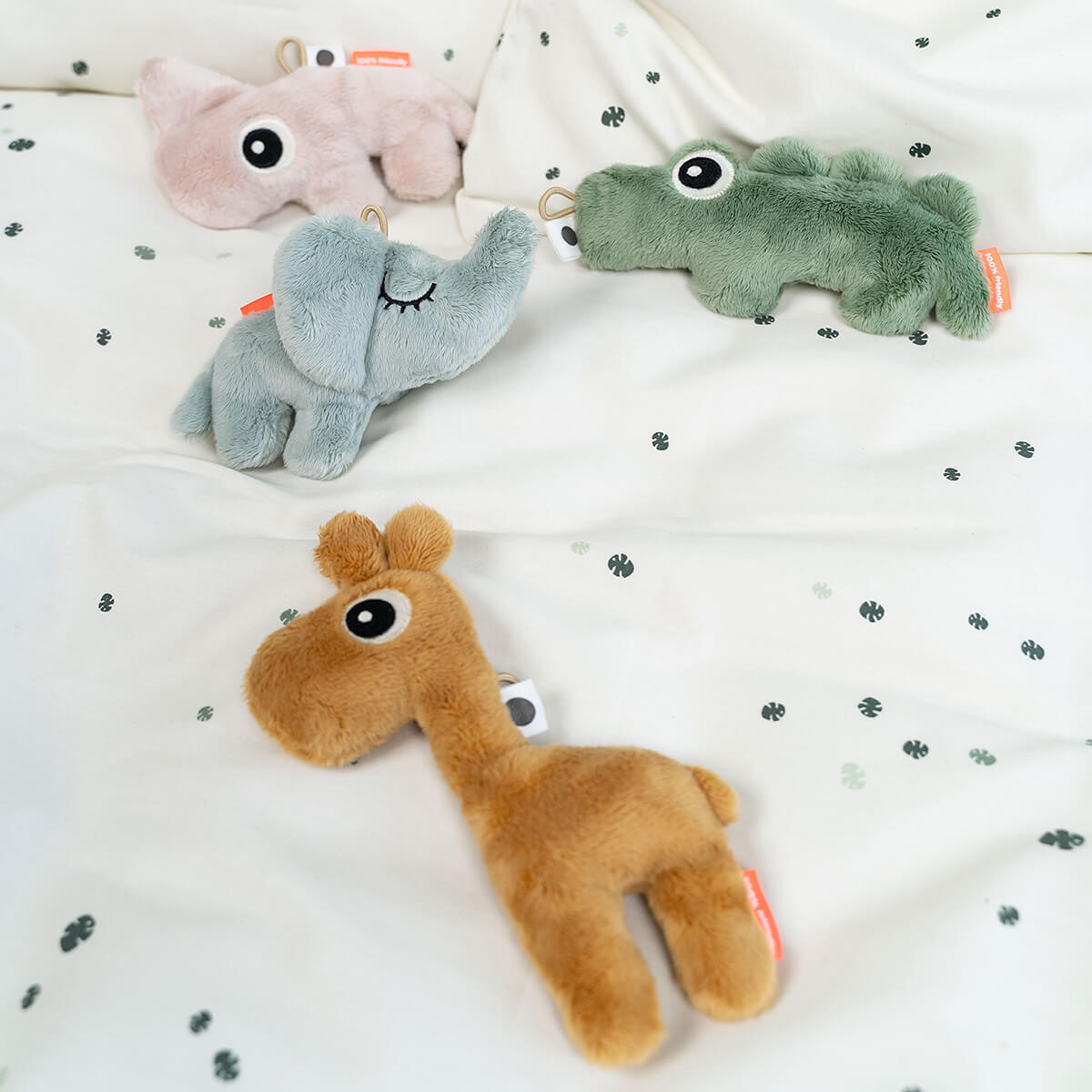 done by deer Rassel Elphee blau - die kleine Elefanten Rassel 4313052 – Anwendung