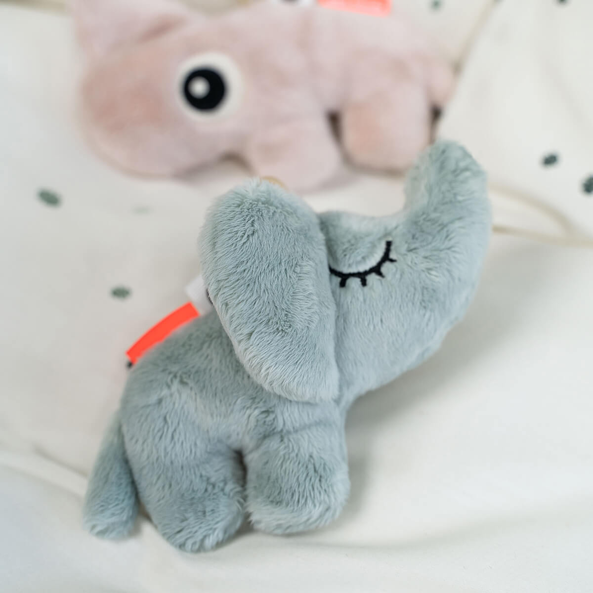 done by deer Rassel Elphee blau - die kleine Elefanten Rassel 4313052 – Material